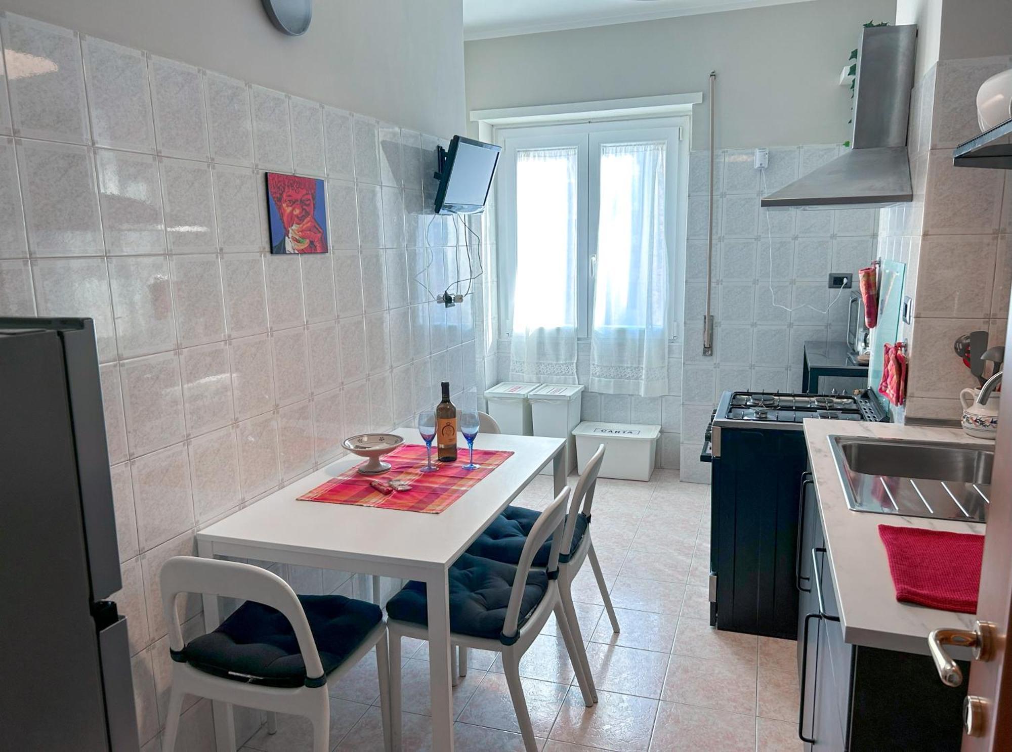 Large Well Connected To Historic Center With Metro A, Ac, Wi-fi Appartamento Roma